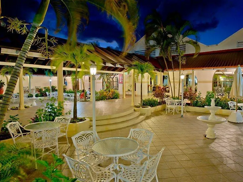 Hotel St Lucian à Rodney Bay 3*,